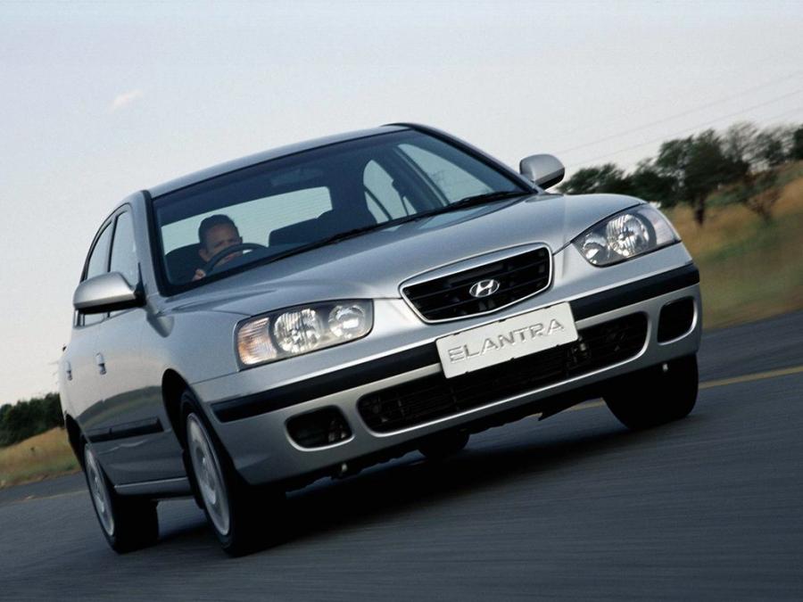  Hyundai Elantra Sedan 2003 года  (ZA) (фото 4 из 16)